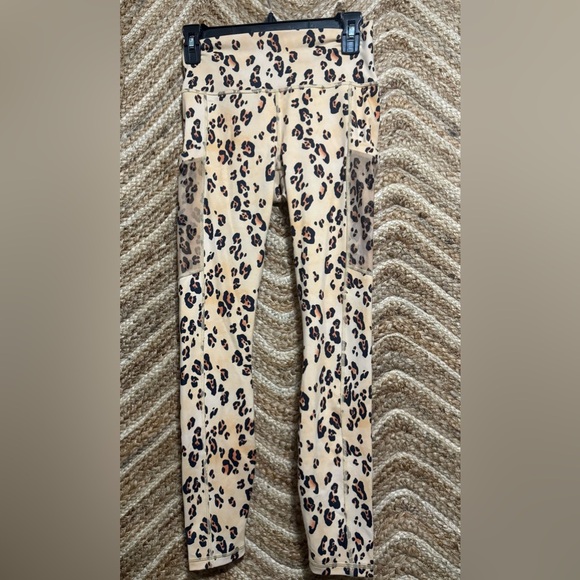 Fabletics,On-The-Go PowerHold® High-Waisted Desert Leopard Legging,Size S - Picture 1 of 11